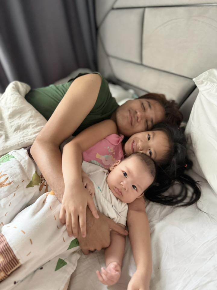 DV Vũ Ngọc Ánh đẻ con thứ 2 với Anh Tài: amp;#34;Con gái lớn hiểu chuyện, sẵn sàng ngủ với ông bà nhường mẹ chăm emamp;#34; - 5