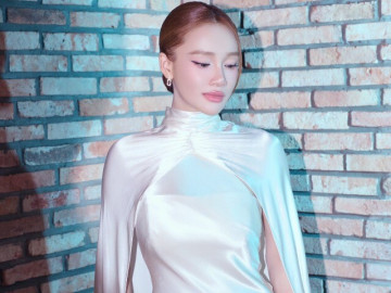 Bà bầu - Vóc dáng khó tin sau sinh con thứ 3 của Nhã Phương