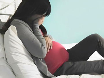 Bà bầu - Mang thai tuần thứ 30, tôi choáng váng khi người phụ nữ dắt bé trai 5 tuổi đến nhận cha