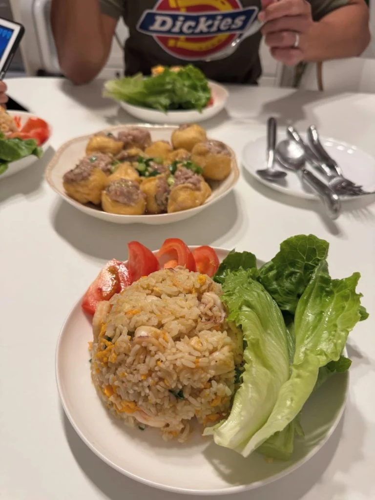 Cô giáo yoga nổi tiếng mang bầu 8 tháng vô tình ăn phải thịt lợn sống, lập tức làm một hành động được bác sĩ khen - 3