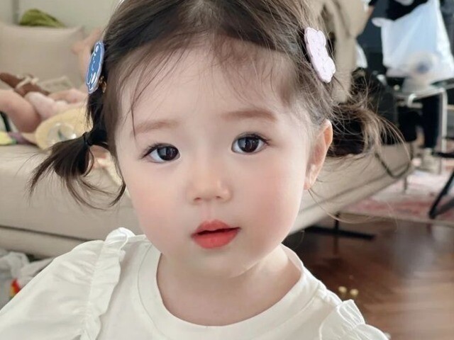 Chồng đi cải tạo, vợ sinh con gái đặt tên là Tu Huyền, nhân viên tư pháp sửa thành cái tên quá hay, cứu cuộc đời đứa trẻ