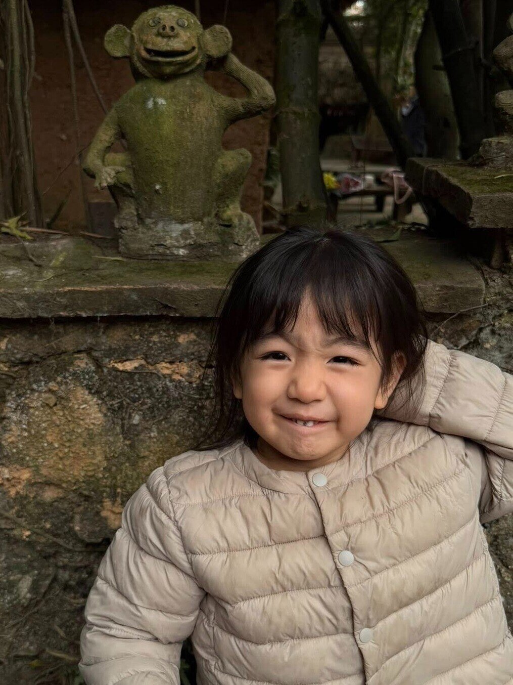 Bé gái HN gây sốt với loạt ảnh tạo hình y hệt tượng, mẹ ruột là hot girl được báo Trung khen nức nở vì quá đẹp - 9