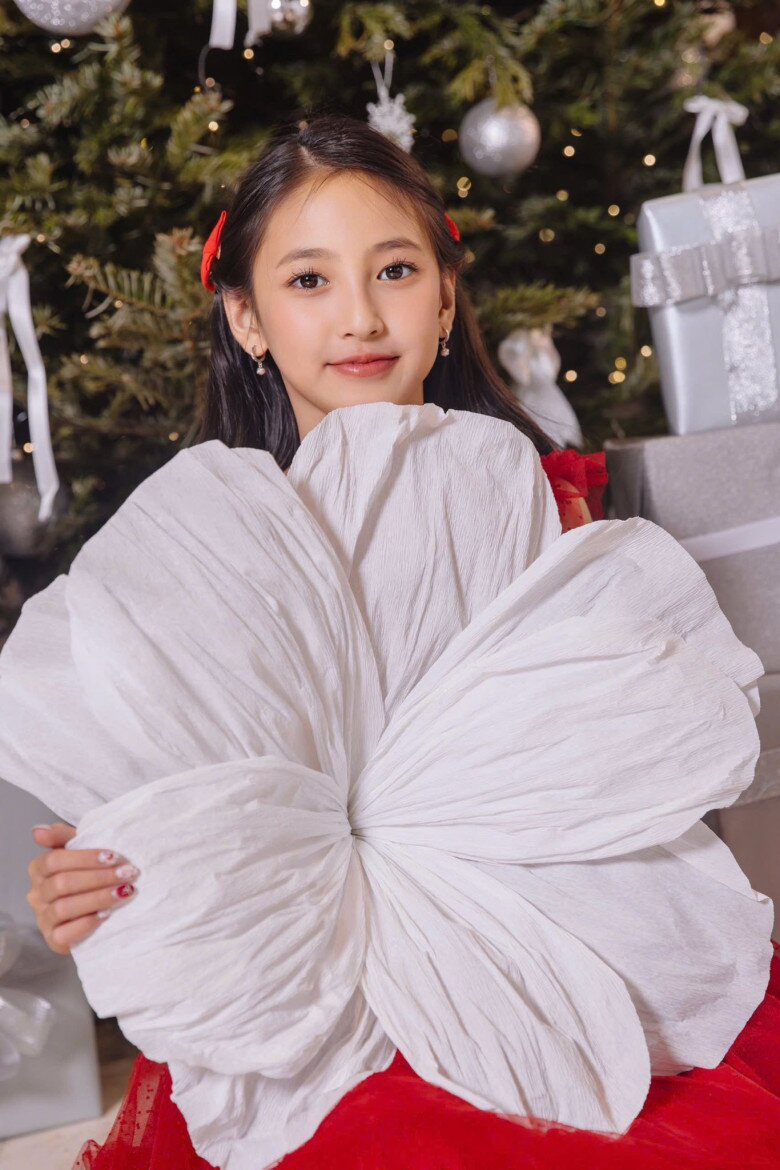 Con gái Hoa hậu Hà Kiều Anh xinh như thiên thần tuổi lên 11, cùng mẹ làm hành động ý nghĩa mỗi dịp Tết Nguyên đán - 22