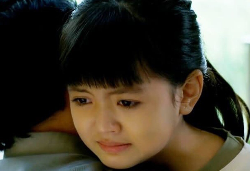 Hạnh phúc lớn nhất của một đứa trẻ chính là được sống dưới mái nhà đầy tình yêu thương của cả bố và mẹ.