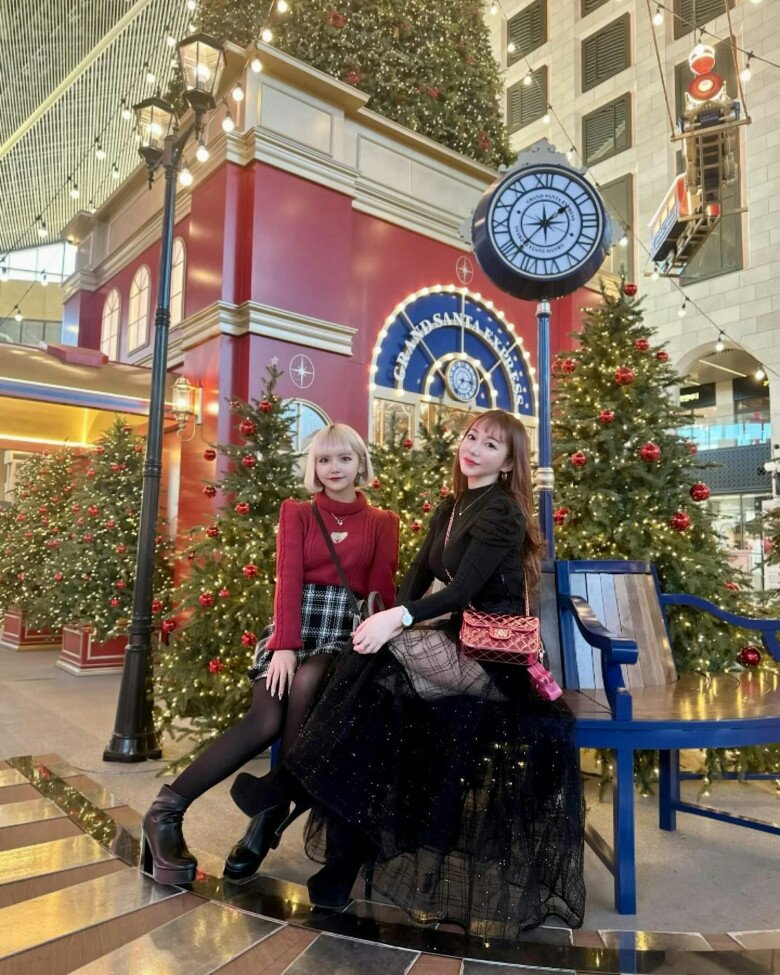 Bé gái 13 tuổi sinh con gây chấn động, vừa đi học vừa làm mẹ, 20 năm sau mới nói đến bố đứa trẻ - 16