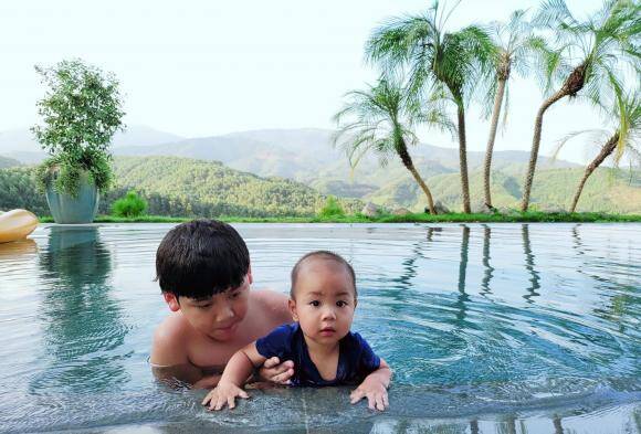 Diễn viên Mạnh Trường trong phim có tình nhân là hot girl kém 16 tuổi, vợ con ngoài đời gây bất ngờ - 11