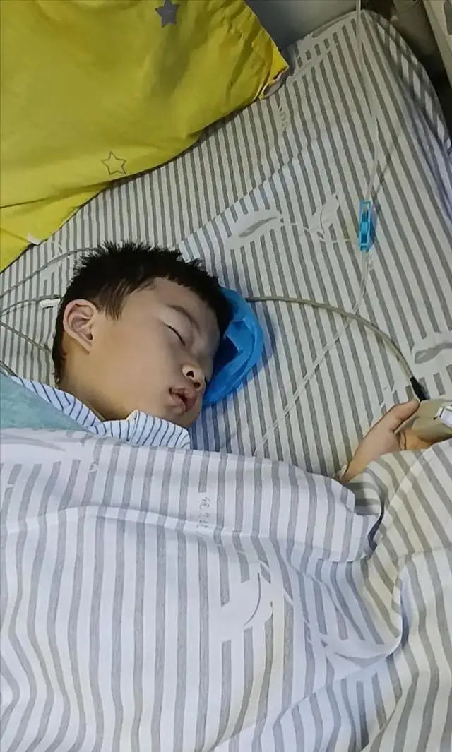 Bé trai 12 tuổi TQ bị ung thư giai đoạn cuối vì ông bà nội chiều, thường xuyên cho cháu ăn món mà nhiều trẻ em Việt thích - 2