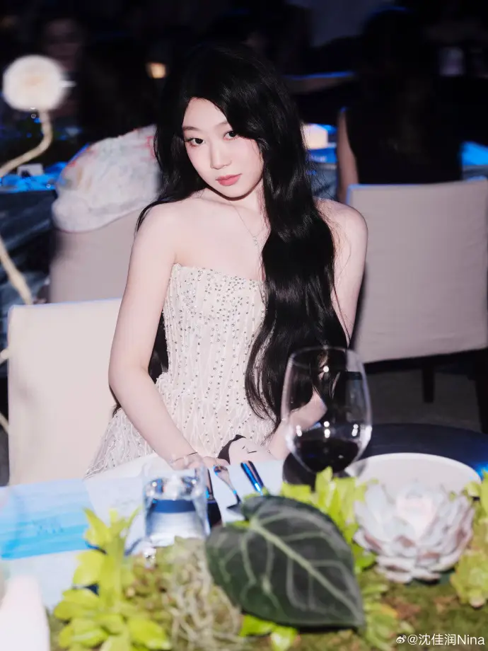 Bị chê ngoại hình, bé gái Bố ơi! Mình đi đâu thế? nói amp;#34;vì giống bốamp;#34;, khi trưởng thành chuẩn Hoa hậu tương lai - 1