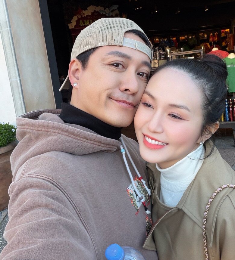 Hot mom nói thêm: Nhưng vì các em bố mẹ sẵn sàng làm tất cả, đối với bố mẹ chỉ cần như vậy là đủ. Đi đâu cũng được, miễn là được đi cùng nhau nhỉ.