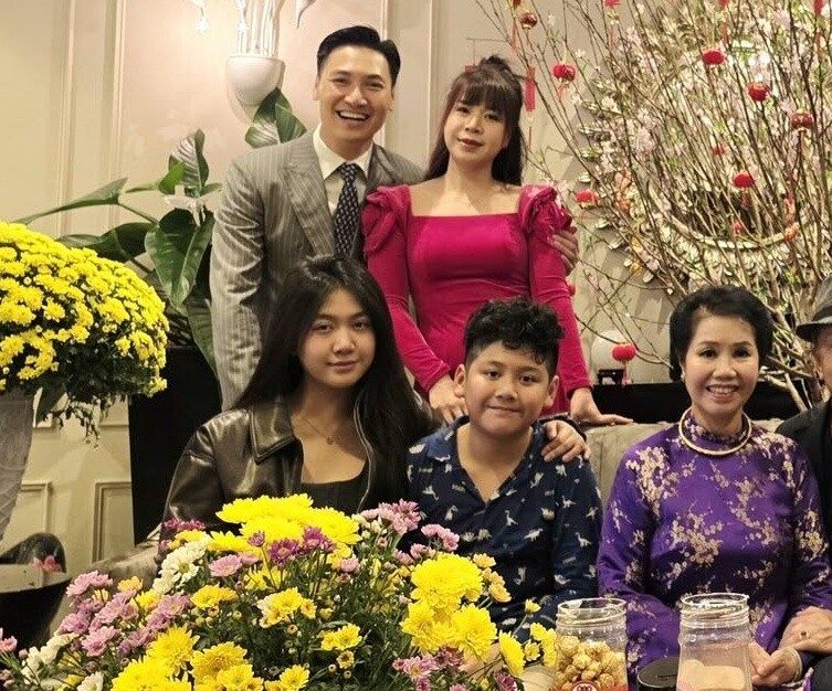 Năm 2015, cô bé cùng nam diễn viên tham gia chương trình Bố ơi! Mình đi đâu thế? và nhận nhiều sự yêu mến của khán giả.