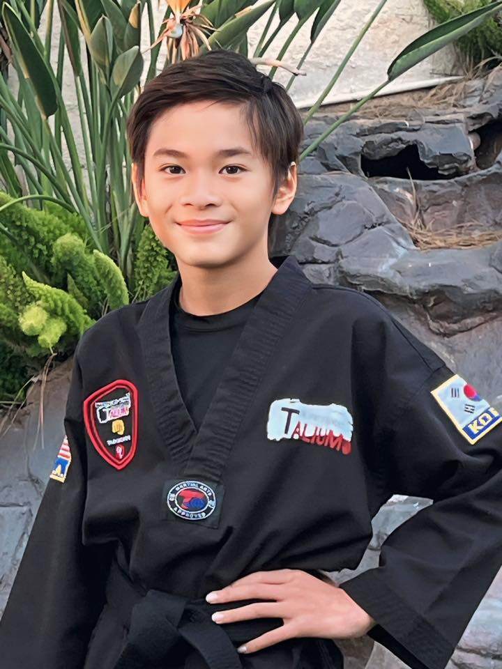 Jacky Minh Trí 14 tuổi để tóc dài, hiền lành, học giỏi, Thanh Thảo thưởng nóng cho ăn thịt 10 triệu/kg - 4