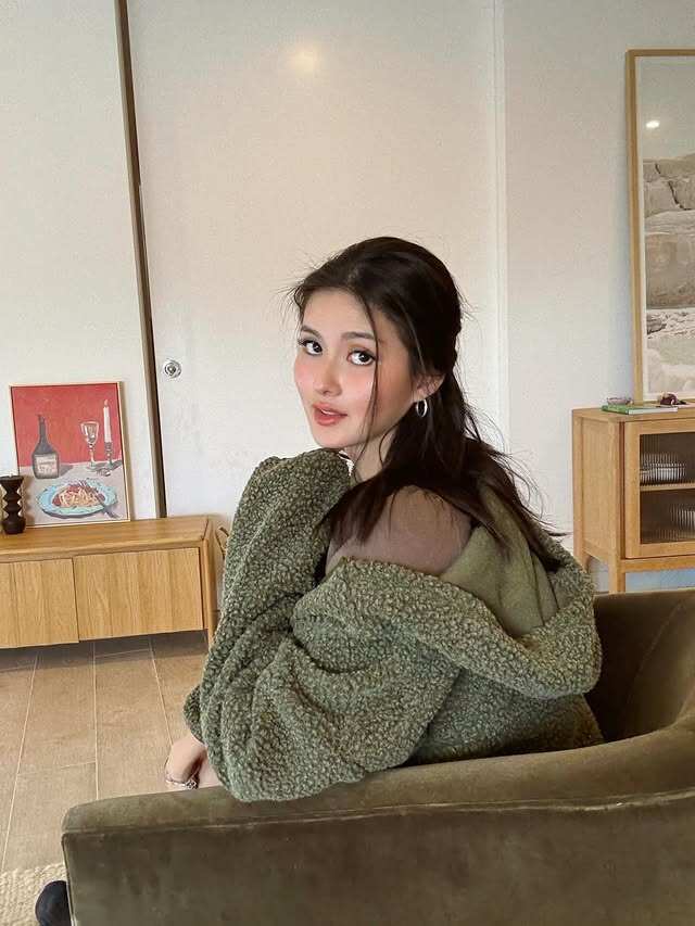 Bé gái được nuôi dưỡng trong nhung lụa, 4 tuổi xách túi hiệu nghìn đô đi chơi và cái kết khi trưởng thành - 10