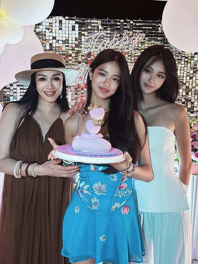 Em gái khoe ảnh chụp trong nhà vệ sinh, hình ảnh nhạy cảm của chị gái hot girl phía sau khiến nhiều người amp;#34;đỏ mặtamp;#34; - 8