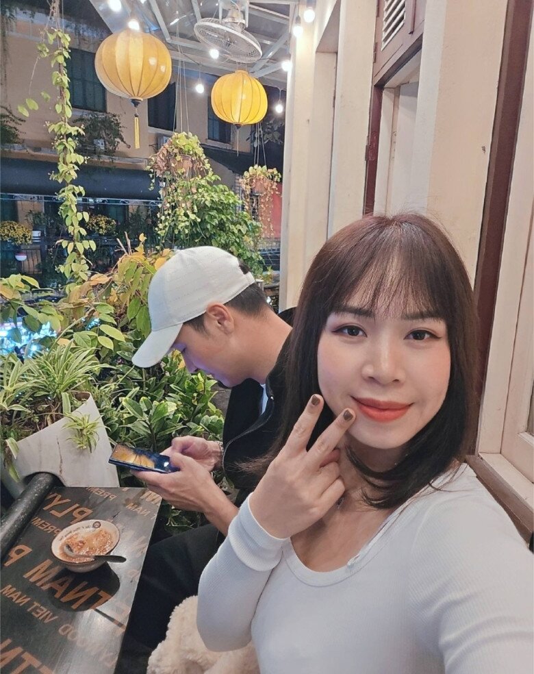 Diễn viên Mạnh Trường trong phim có tình nhân là hot girl kém 16 tuổi, vợ con ngoài đời gây bất ngờ - 13