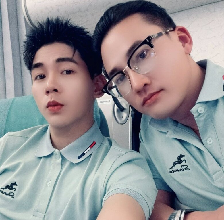 Cặp bố bỉm đẹp trai nhất miền Tây vất vả sang Thái thụ tinh, giờ các bé hiếu thảo, lấy tiền lì xì mua áo mới cho ba - 6