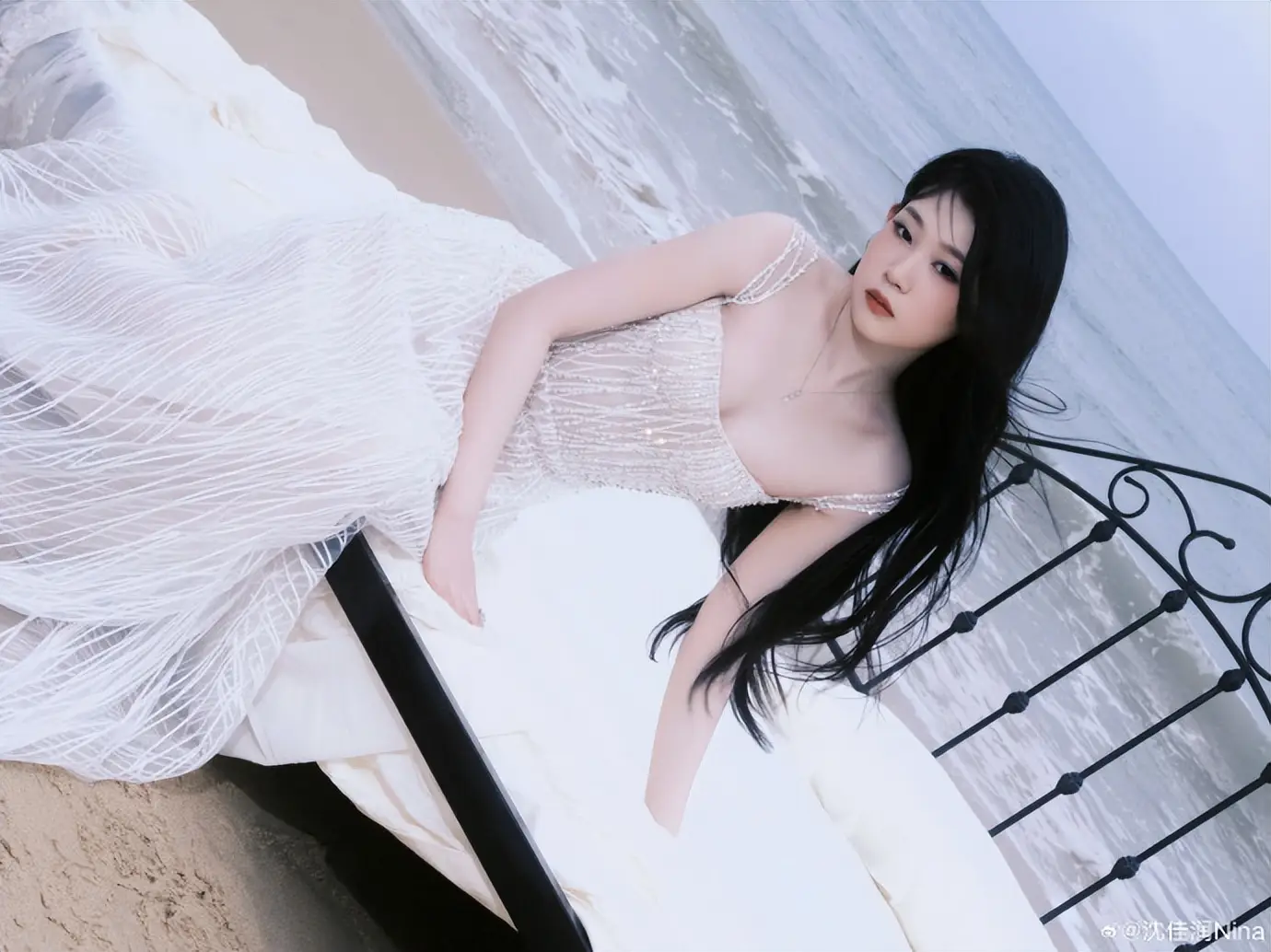 Bị chê ngoại hình, bé gái Bố ơi! Mình đi đâu thế? nói amp;#34;vì giống bốamp;#34;, khi trưởng thành chuẩn Hoa hậu tương lai - 4