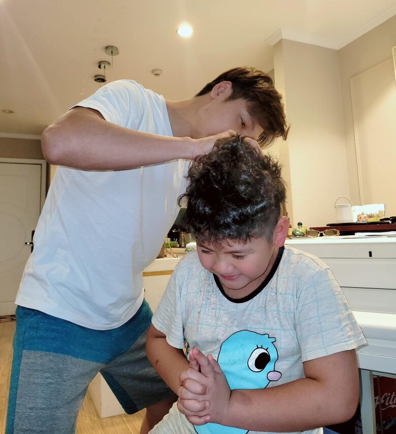 Diễn viên Mạnh Trường trong phim có tình nhân là hot girl kém 16 tuổi, vợ con ngoài đời gây bất ngờ - 9