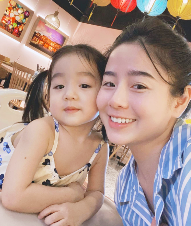 Nhiều mẹ bỉm thi nhau xin vía một em bé đáng yêu như Bún.