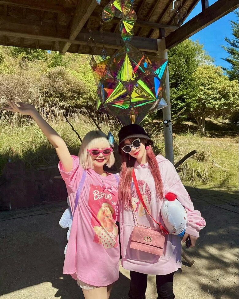 Bé gái 13 tuổi sinh con gây chấn động, vừa đi học vừa làm mẹ, 20 năm sau mới nói đến bố đứa trẻ - 13