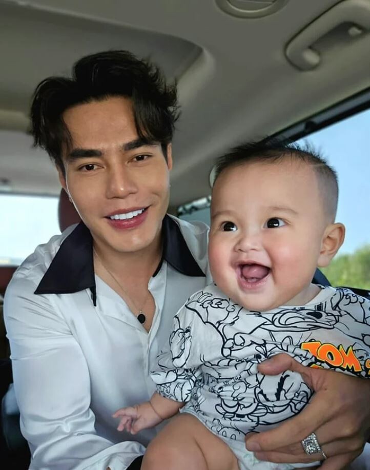 Ku Phin bụ bẫm, đáng yêu từ nhỏ và là một em bé rất hay cười.