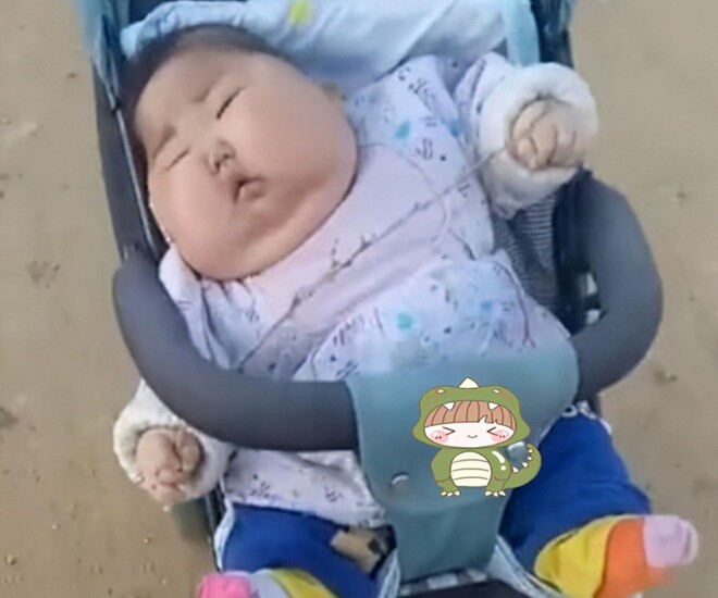 Gửi con cho bà nội chăm sóc, 3 tháng sau mẹ bật khóc vì không thể nhận ra con gái xinh yêu thuở nào - 1