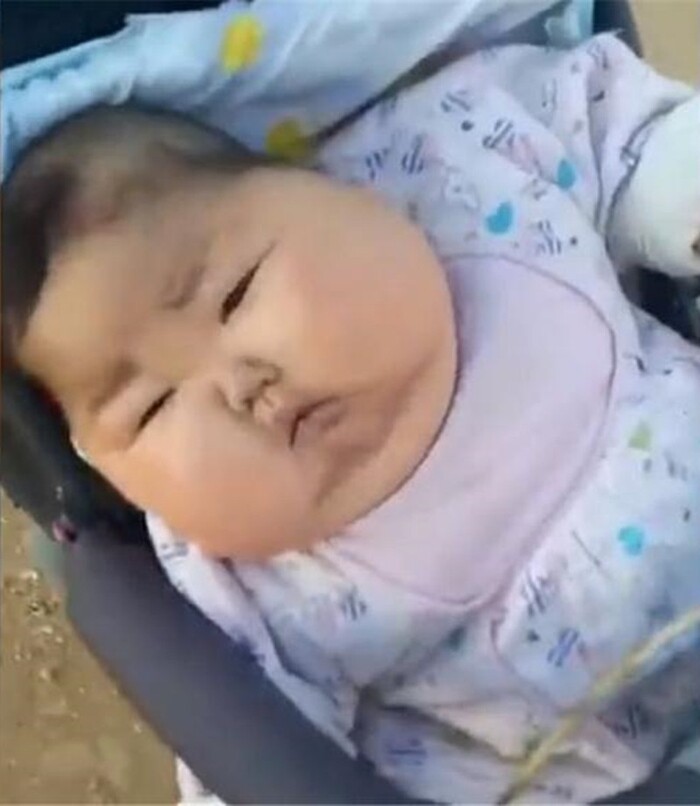 Gửi con cho bà nội chăm sóc, 3 tháng sau mẹ bật khóc vì không thể nhận ra con gái xinh yêu thuở nào - 2