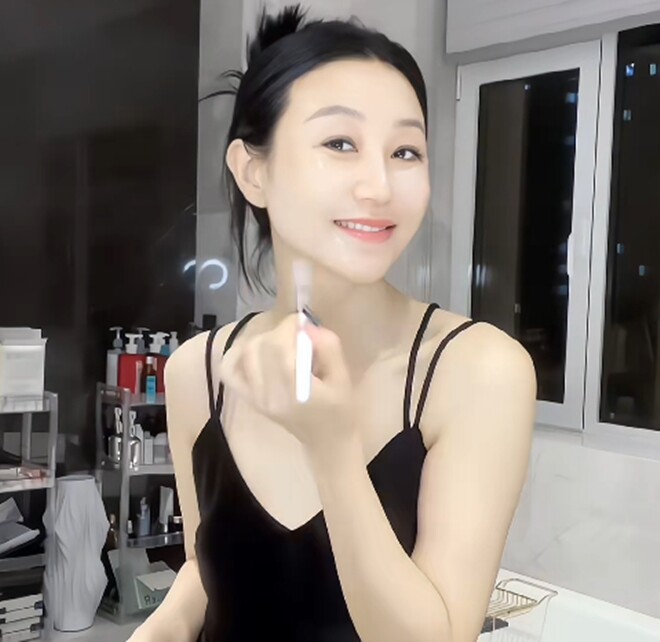 Người phụ nữ chăm chỉ giữ dáng, giữ da.