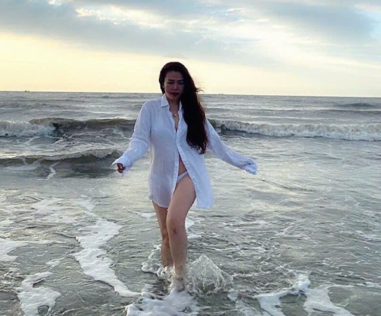 Bà nội ở TP.HCM bị bạn của con trai trêu: amp;#34;Gọi là chị thôi nhé!amp;#34;, nói gần 60 tuổi không ai tin - 11