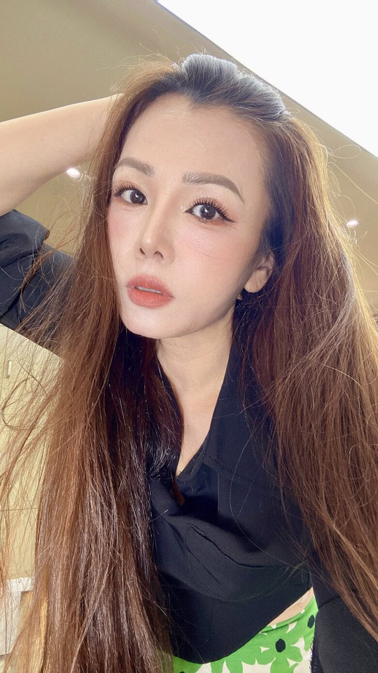 Bà nội ở TP.HCM bị bạn của con trai trêu: amp;#34;Gọi là chị thôi nhé!amp;#34;, nói gần 60 tuổi không ai tin - 1