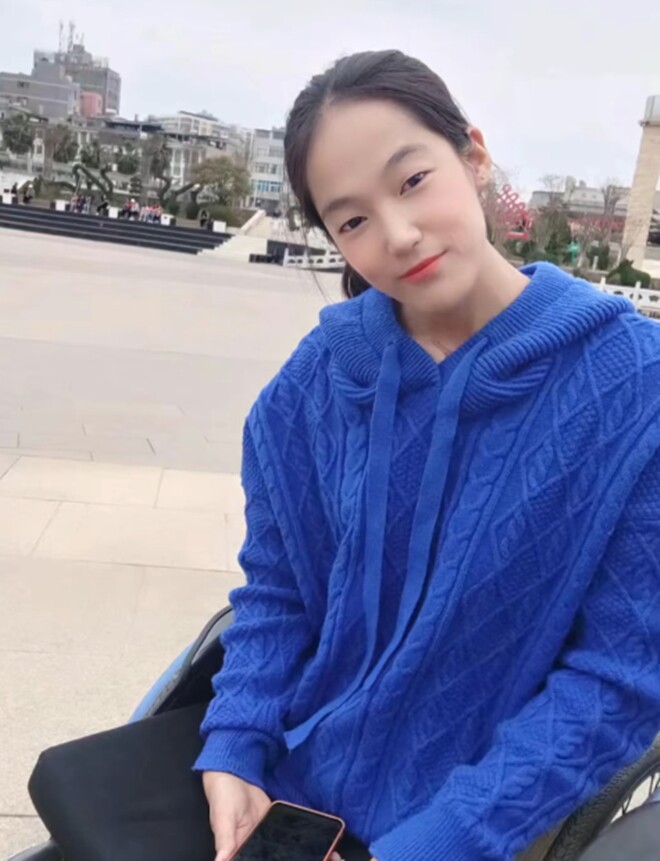 Bé gái 4 tuổi bị tai nạn gây xót xa toàn thế giới, diện mạo hiện tại xinh chuẩn mỹ nhân - 11