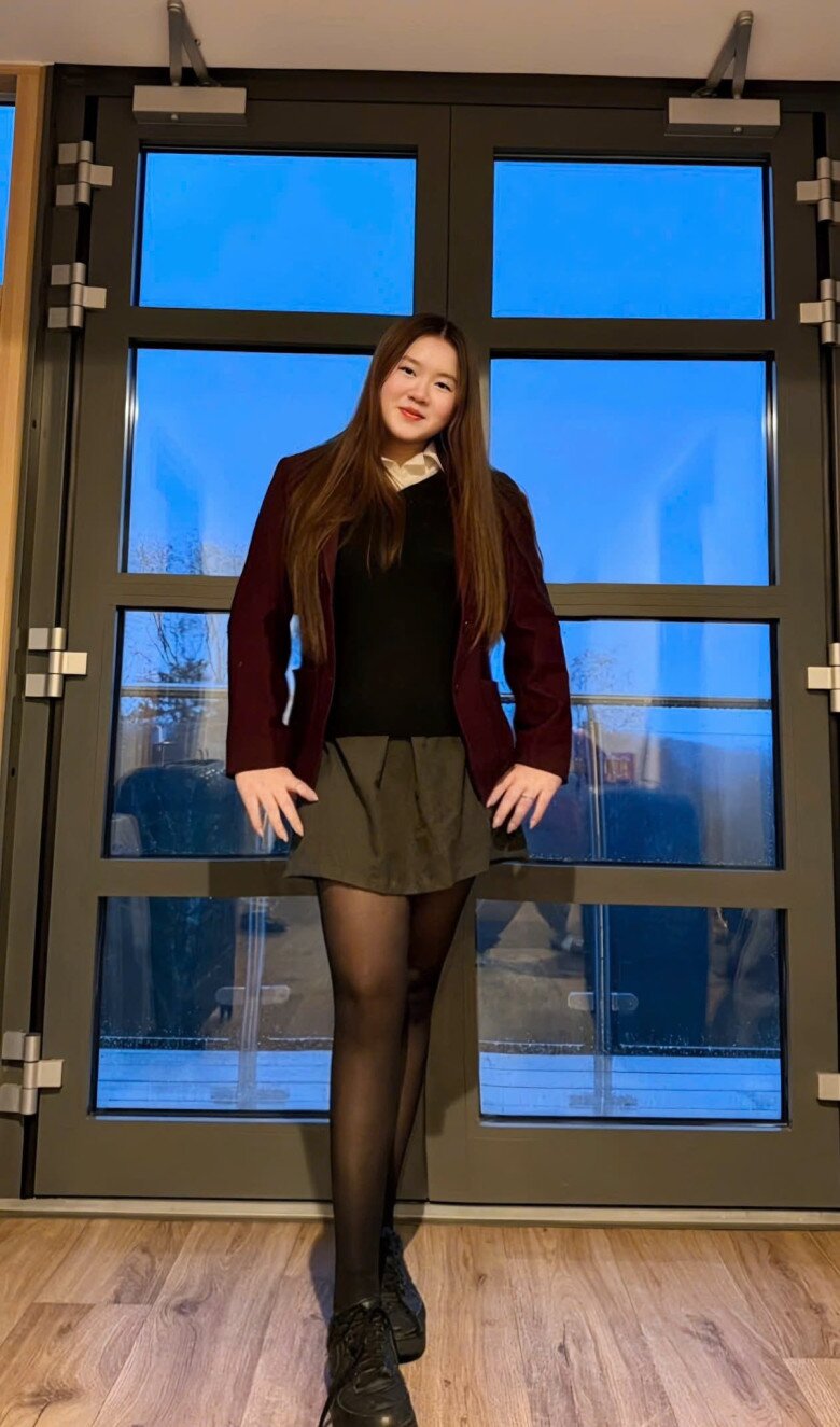 Bé gái Việt có nhà 200 tỷ sang Anh du học trường danh giá: Nữ hoàng Elizabeth II thường xuyên tới thăm, học phí tiền tỷ - 3