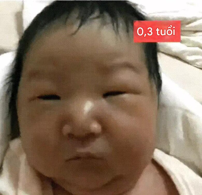 Em bé 3 tháng tuổi lúc ấy từng khiến bố mẹ lo lắng.