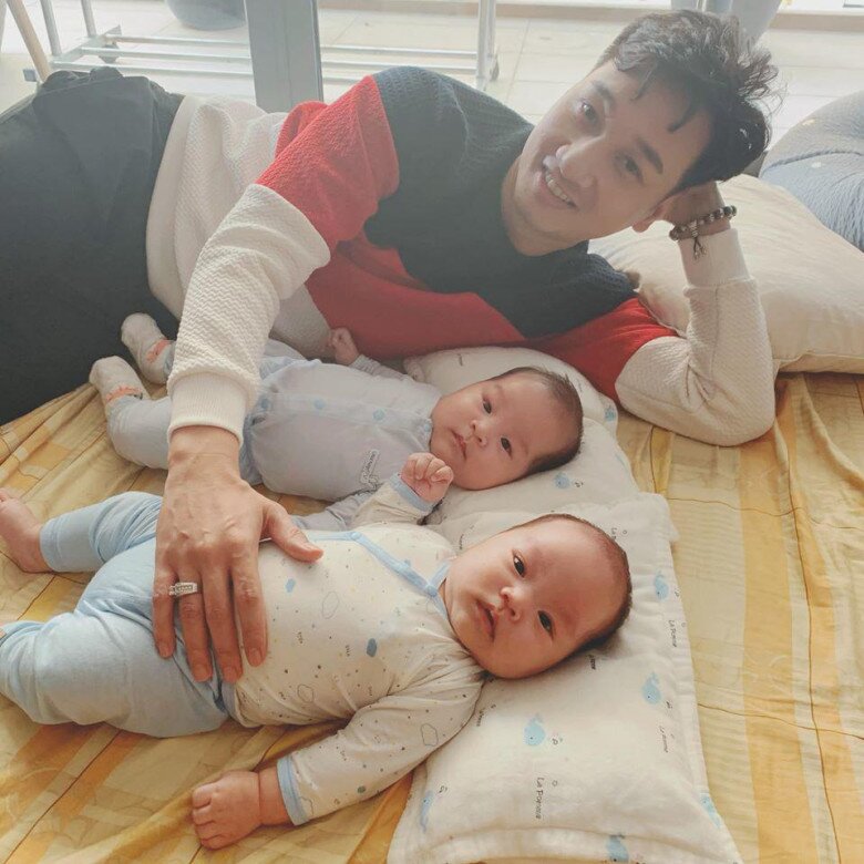 Con trai Thành Trung chào đời có cân nặng nhất nhì Việt Nam, 3 giúp việc bế xệ tay, ngoại hình hiện tại gây trầm trồ - 3