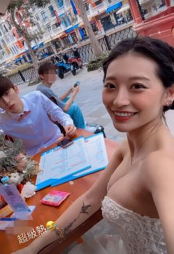 Cô dâu gây sốt khi chụp ảnh cưới ở Phú Quốc vì vòng ngực đẫy đà, lúc mang bầu ai cũng lo lắng khi nhìn - 2