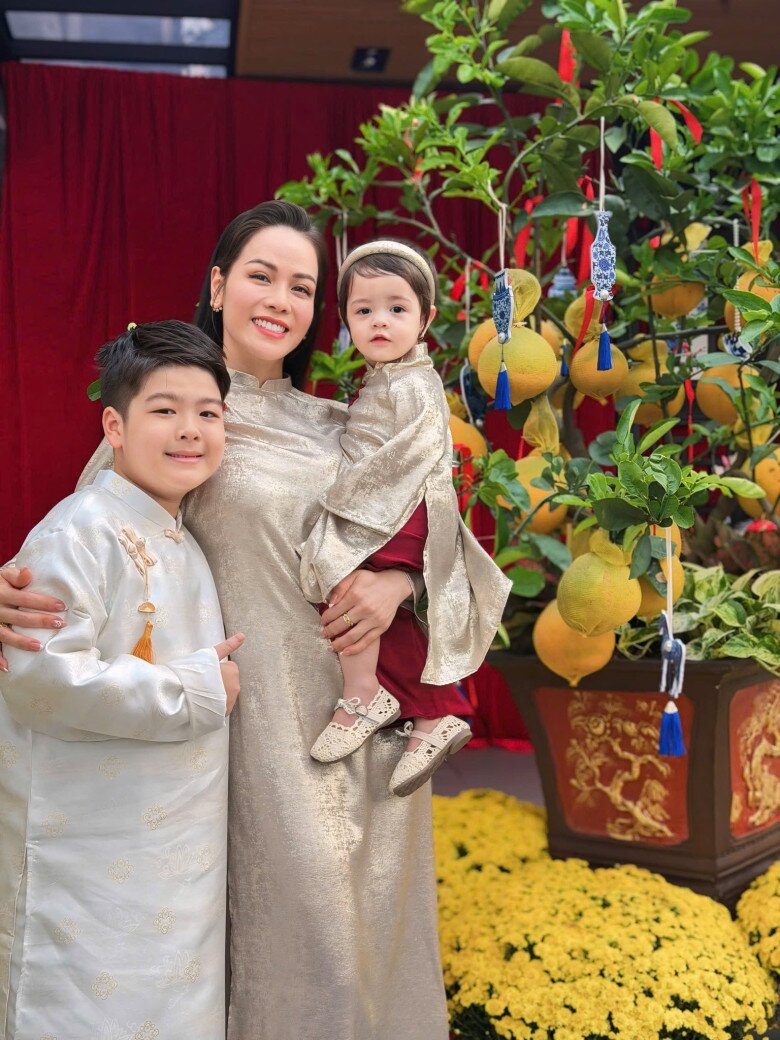 Bà mẹ hạnh phúc khi Tết 2026 được đón Tết cùng cả con trai Bửu Long và con gái lai Tây.