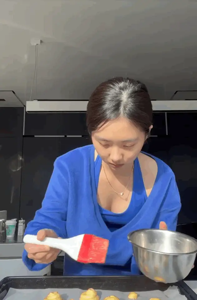 Cuộc sống của 2 hot girl nhí amp;#34;Bố ơi! Mình đi đâu thế?amp;#34;: Người liên tục vướng thị phi, người 15 tuổi đã có Rolls Royce - 4