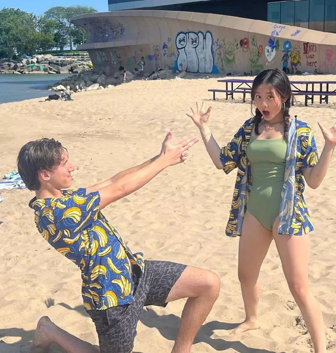 Cuộc sống của 2 hot girl nhí amp;#34;Bố ơi! Mình đi đâu thế?amp;#34;: Người liên tục vướng thị phi, người 15 tuổi đã có Rolls Royce - 12