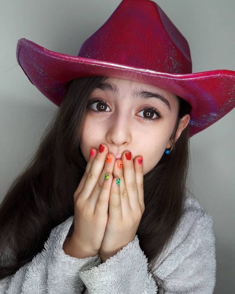 Con gái 5 tuổi mang vẻ đẹp hiếm thấy, rúng động cả thế giới, bố amp;#34;lo sốt vóamp;#34; đưa ra quyết định liều lĩnh - 12