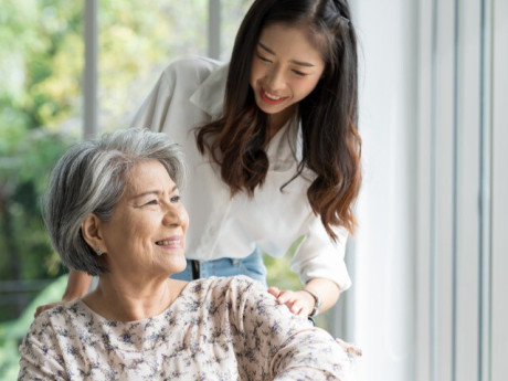 Yêu con - Sau khi lần lượt chuyển đến sống cùng 4 con, tôi nhận ra: Về già, tiền bạc có sẵn trong tay mới là hạnh phúc nhất!