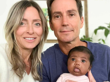 Bố mẹ da trắng sinh con da đen, người mẹ đòi xét nghiệm ADN và kết quả đau lòng