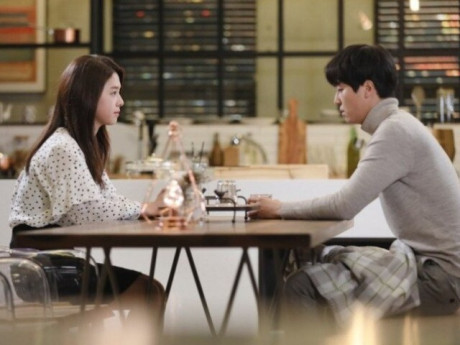 Yêu con - Đi làm xa 5 năm mới về quê ăn Tết, tôi sững sờ khi nghe con gái gọi anh rể U60 là bố