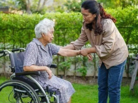 Yêu con - Về già tôi mới thấy: Có một con trai và một con gái không sướng, sống chung lại càng khổ hơn