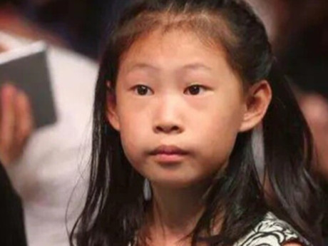 Bị bình luận ngoại hình, bé gái Bố ơi! Mình đi đâu thế? nói "vì giống bố", khi trưởng thành chuẩn Hoa hậu tương lai