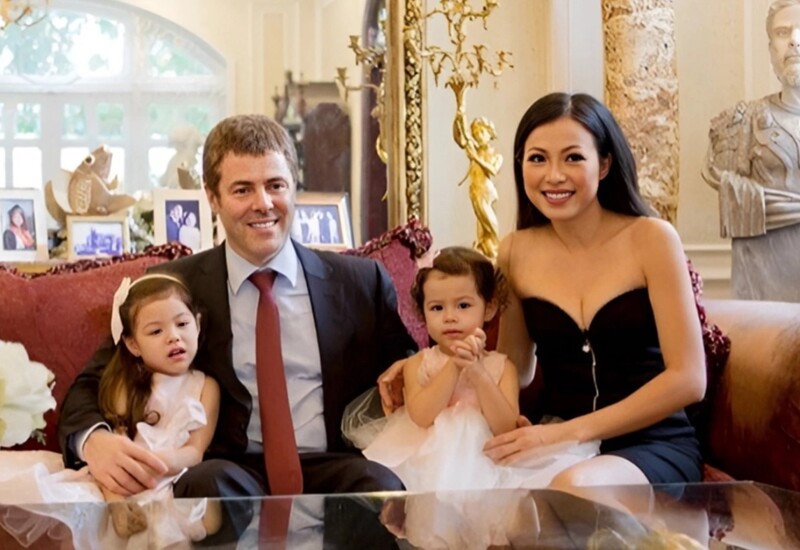 Đối với hầu hết mỗi người phụ nữ, đặc biệt với những ai đã và đang làm mẹ như Ngô Mỹ Uyên, sự nghiệp và tiền bạc luôn phải xếp sau gia đình, con cái.