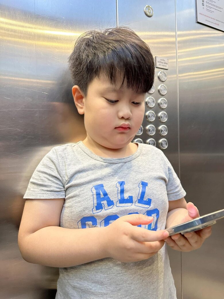 DV Việt Anh mừng sinh nhật 9 tuổi của con trai, vợ cũ hot girl cũng đăng dòng trạng thái gây chú ý - 5