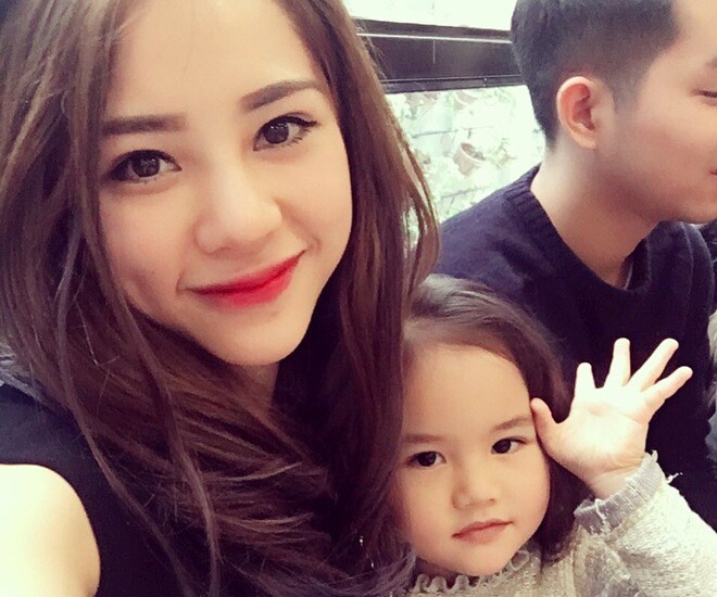 Bạch Lan Phương và con gái 10 năm trước.