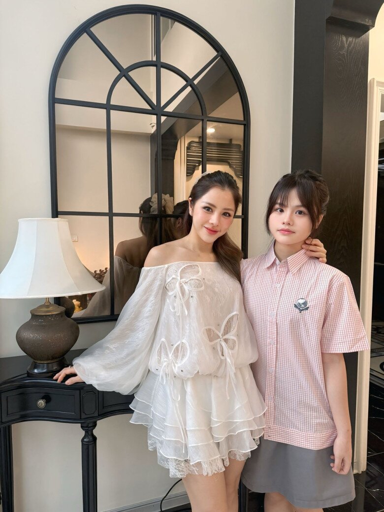 Hai mẹ con Bạch Lan Phương hiện tại khiến ai nấy tấm tắc khen ngợi.