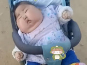 Yêu con - Gửi con cho bà nội chăm sóc, 3 tháng sau mẹ bật khóc vì không thể nhận ra con gái xinh yêu thuở nào