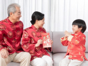 Yêu con - Khách bắt con phải "Chào" mới được nhận lì xì, phản ứng đầy thông minh của người mẹ được cả nhà khen ngợi