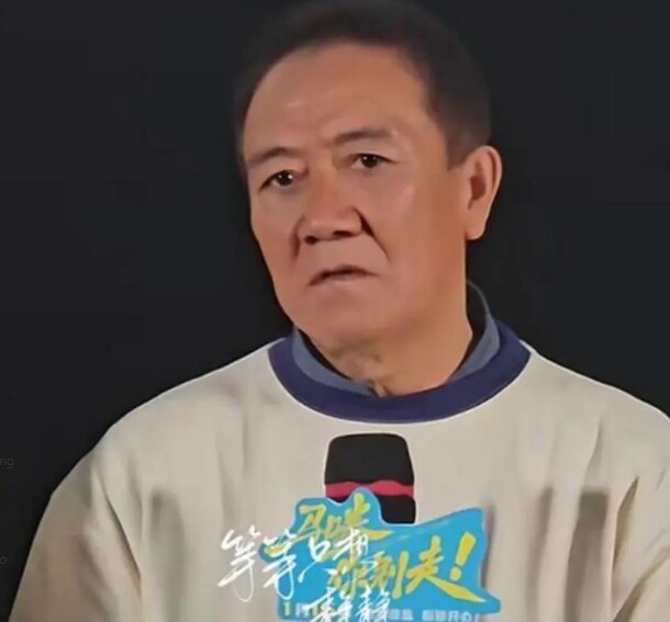 Nam DV nổi tiếng có 377 tỷ đồng, nghẹn ngào nói lý do phải gửi bố mẹ vào viện dưỡng lão chứ không sống chung - 2